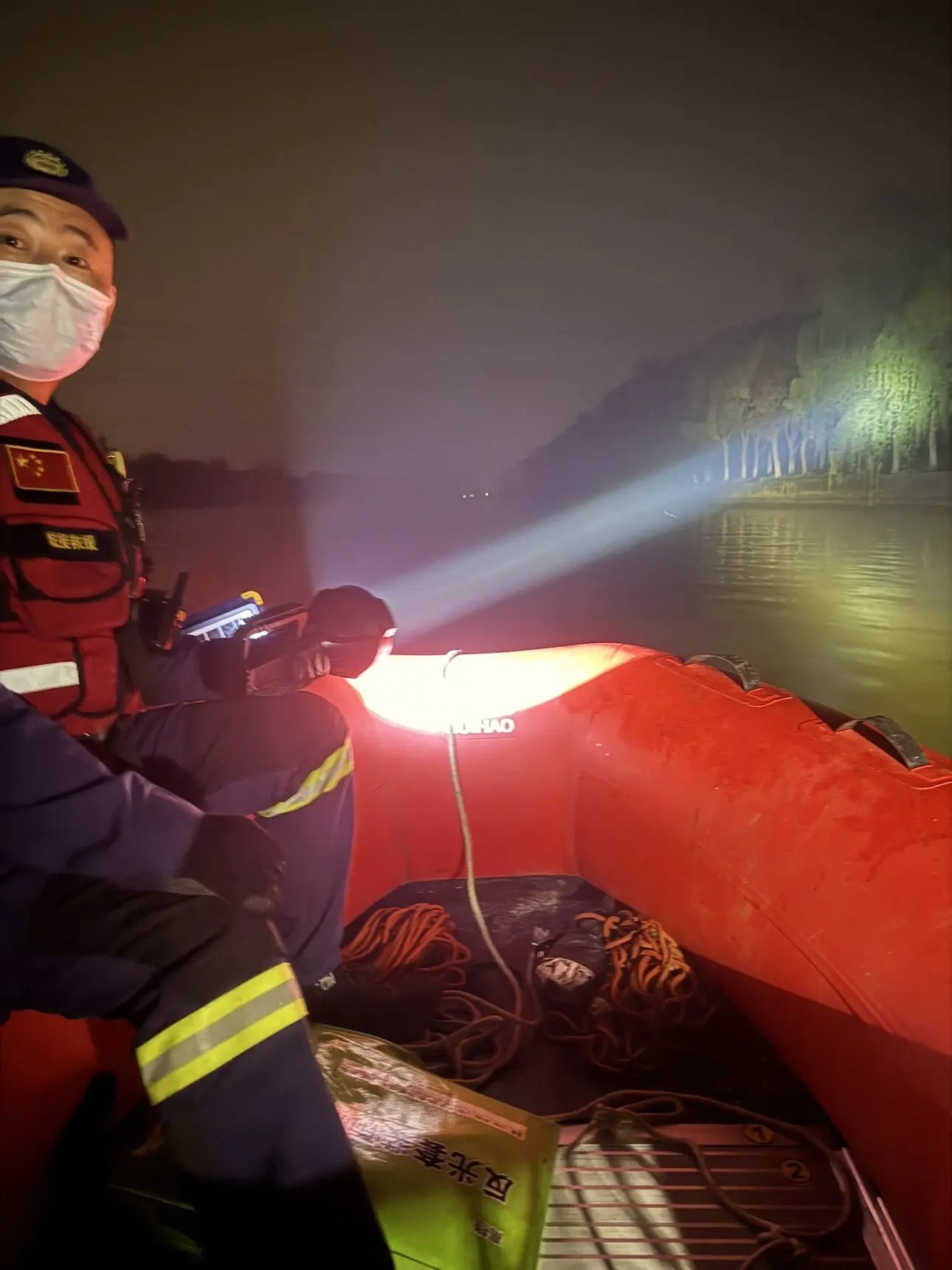 夜间水下应急作业｜24小时响应的夜间落水打捞服务